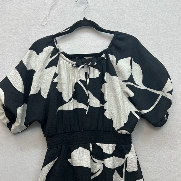 Women's Nine West Tie Neck Puffed Sleeve Cinched Mini Dress Sz Medium Rayon EUC - Picture 3 of 12